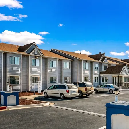 Quality Inn & Suites Near Nas Fallon Hotels in Fallon