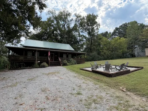 Lake House Getaway at Dale Hollow Lake - Chalets