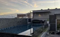 The Seens Hotel - Rooftop Pools