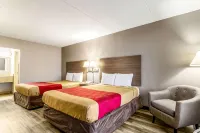 Econo Lodge - parking