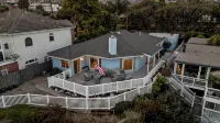 Oceanview home walking distance to beach, pier & short drive to downtown Ventura - 4-Star