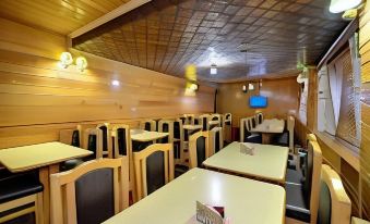 Suitetrails - Hotel Affarwat