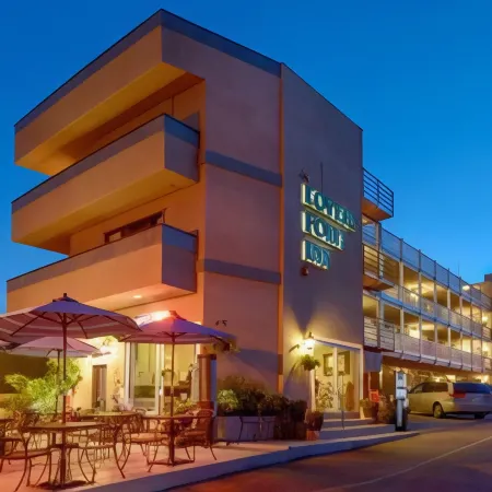 Lovers Point Inn Отели рядом с достопримечательностью «Парк Лаверс-Пойнт»