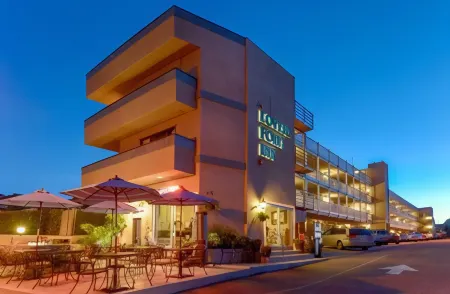 Lovers Point Inn Отели рядом с достопримечательностью «Асиломар Бич Вью»