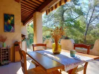 Villa Les Chariotins Hotels in Claviers
