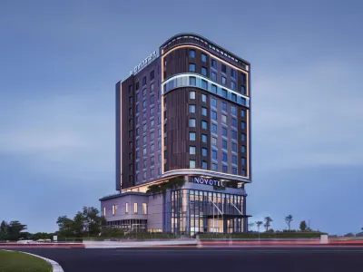 Novotel Karawang Hotel dekat PASAR JATIRAGAS
