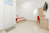 RedDoorz @ Graha Cemerlang Maros Hotel dekat Alun Alun Maros
