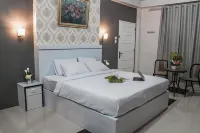Bin Daod Hotel and Restaurant Hotels in Меулабох