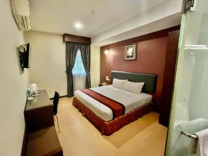 8 Days Boutique Hotel Impian Emas