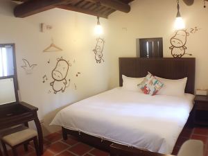 Longmen Inn Bed and Breakfast