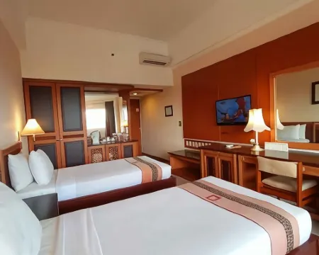 Hotel Asia Hotels in Surakarta