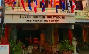 Silver Dolphin Guesthouse & Restaurant