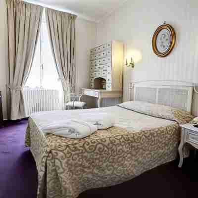 Hôtel de France Rooms