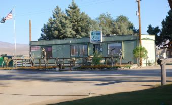 Olancha RV Park and Motel