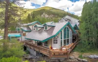 Alpine Village Suites Các khách sạn ở Red River