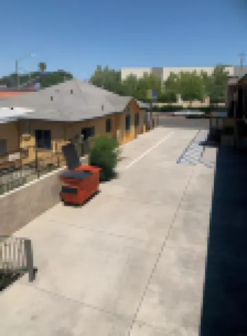 Hi Rise Motel