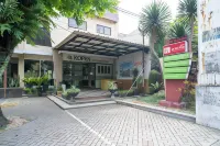 Urbanview Hotel de Kopen Malang by RedDoorz Hotels in Blimbing
