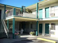 Holiday Lodge Hotels in East Wenatchee