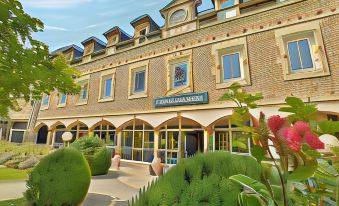 L'Hôtel des Bains - Salles-la-Source