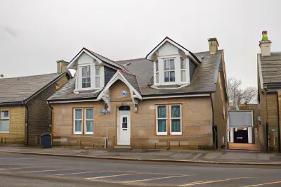 Knight's Rest Guest House Hotels in Shotts