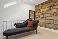 Lythgo's Row Colonial Cottages Hotels in Richmond