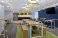 Spark by Hilton Rochester University Area Hotel a Brighton