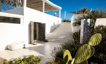 Cavo Tagoo Santorini
