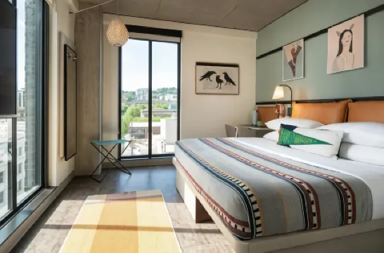 โมซี พอร์ตแลนด์ ดาวน์ทาวน์