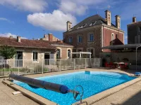 La Villa des Roses Gîte Chambres d'hôtes Piscine chauffée Hotels in Lucon