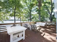 Newly renovated beauty on main lake with sunrise to sunset panoramic views! Hotels in Northampton County