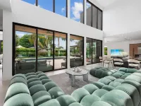 8BR Villa Sapphire Hotels in Ojus