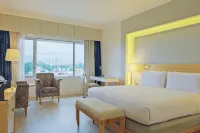 Hilton Colon Guayaquil Hotels near Laguna Park
