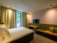 Hotel & Wellness Zuiver Hotels near Amstelveenseweg Station