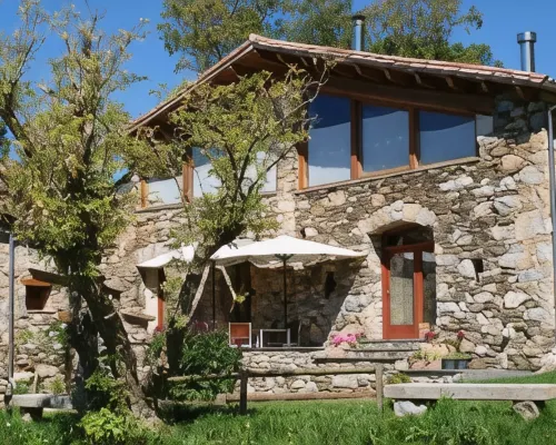 Turismo Rural La Costa de Mollo y Rutas a Caballo en Libertad Hoteles en Molló