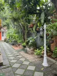 Ndalem Bu Fit Villa Hotel dekat Green Terrace TMII