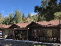 Whispering Pines Hotel a June Lake