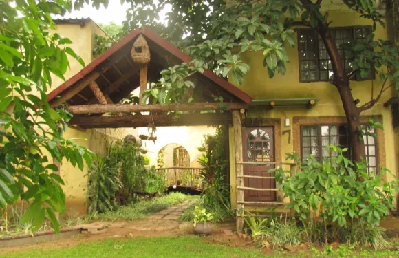 朦朧景觀鄉村小屋