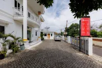 RedDoorz Syariah Near Transmart Lampung Hotels in Way Halim