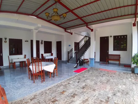 Radha Tourist Home