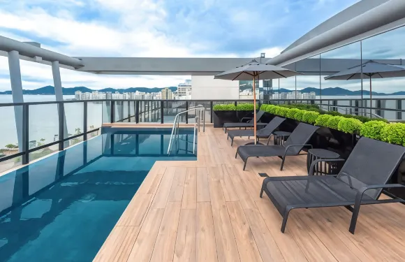 弗盧里亞諾波利斯諾富特酒店