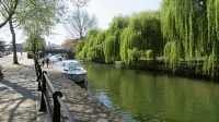 Riverside Hotel