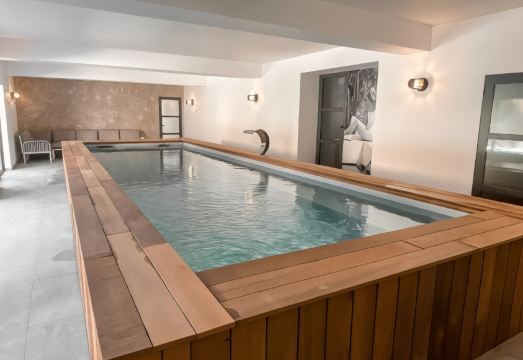 호텔 수영장 시설