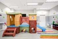 Luxurious Furnishings and Convenient Amenities - Elegant Modern Retreat 比斯坎灣住宿飯店