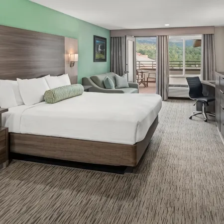 Yosemite Southgate Hotel & Suites