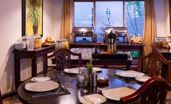 Ama Zulu Guesthouse & Safaris
