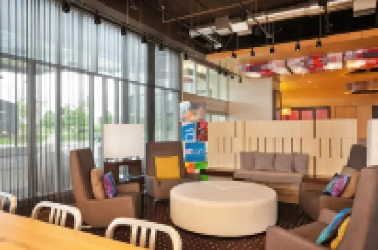 アロフト ボーリングブルック