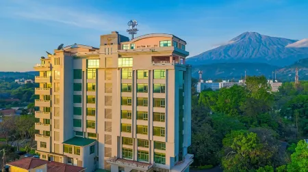 Palace Hotel Arusha Отели рядом с достопримечательностью «Arusha Clock Tower»