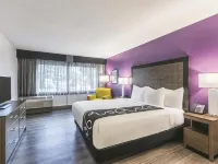 La Quinta Inn & Suites by Wyndham Virginia Beach Hotel in zona Neptune's Park