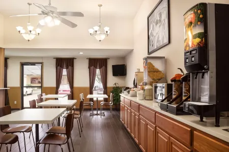 Americas Best Value Inn Pittsburg Отели рядом с достопримечательностью «Джейси Баллпарк»