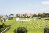 Spacious and sunlit seaside flat
